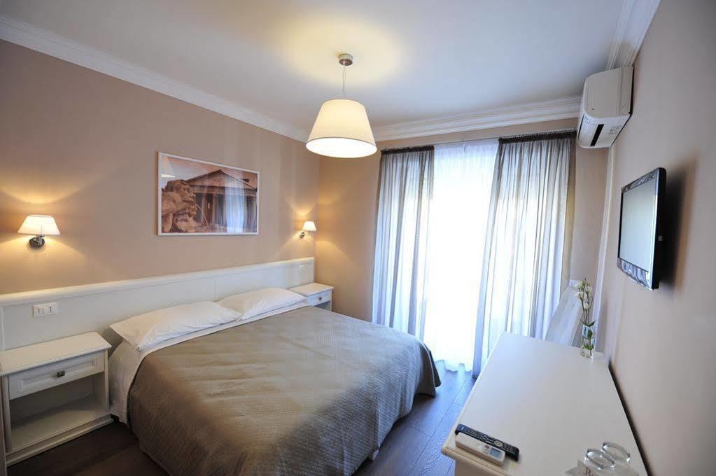Rim Rooms